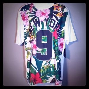 Broken threads short sleeve floral tshirt